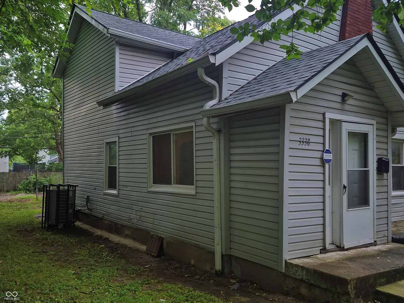 3 bed, 2.0 bath, 1288 sqft, $1,375 — Photo 2