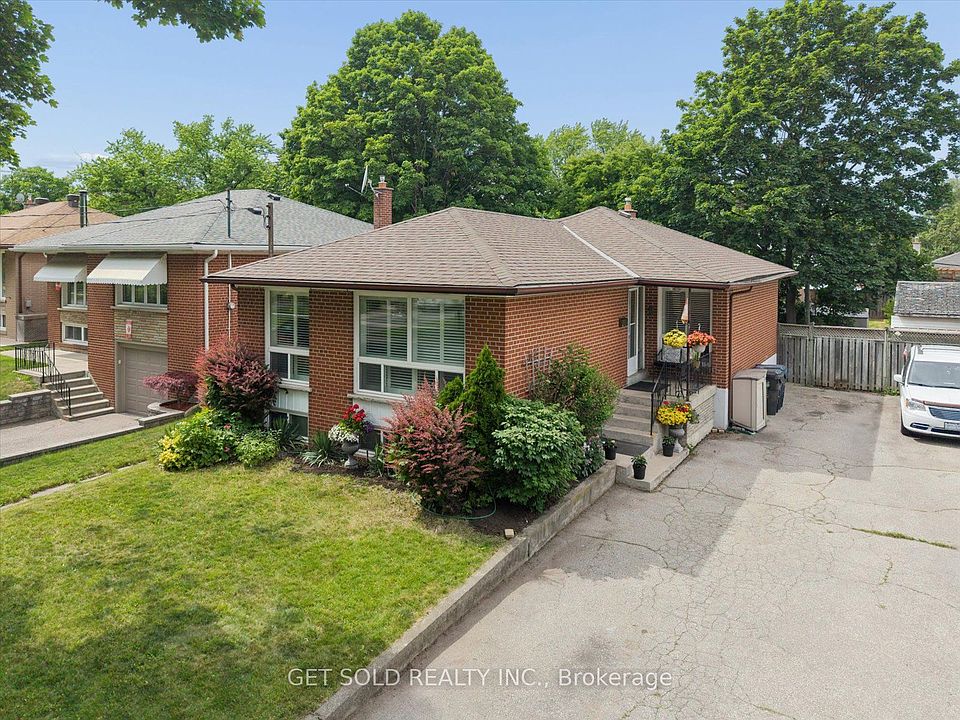 1st image of 32 Checkendon Dr