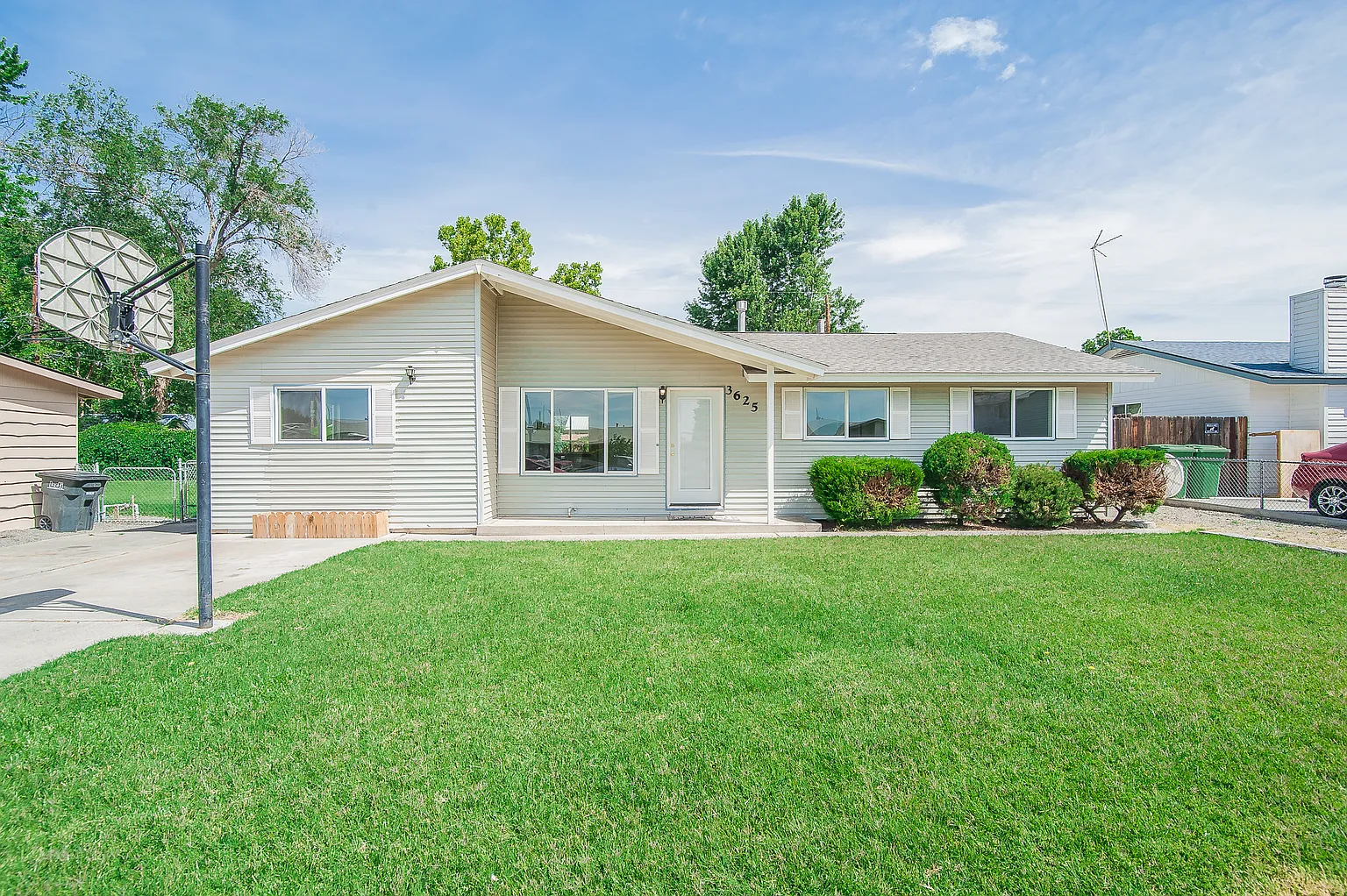 3625 W Ruby St photo 1