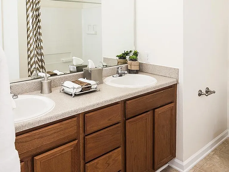 Glen Haven Apartments — Photo 8