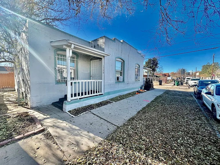 1728 E 37th Ave — Photo 1