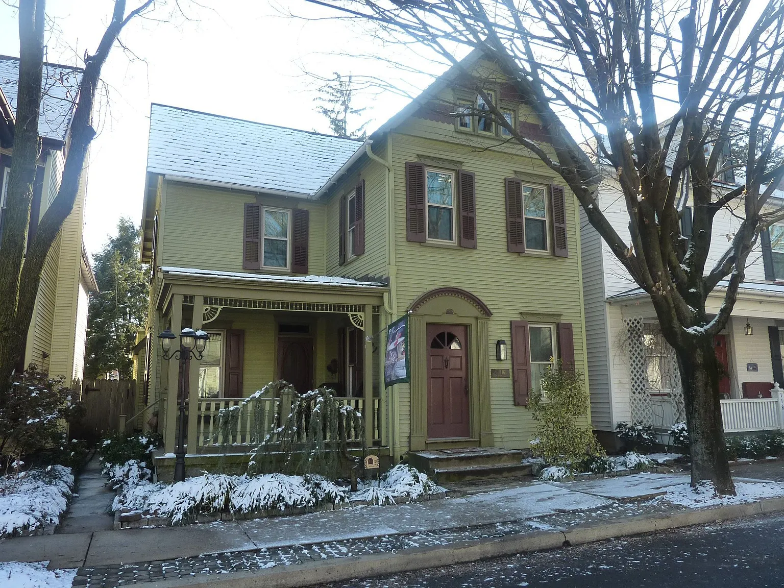 116 W Orange St photo 1