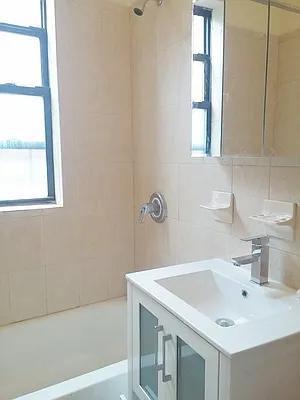 Rented by Bohemia Realty Group | media 18