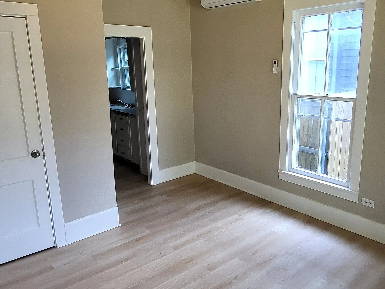 1 bed, 1.0 bath, 400 sqft, $950 — Photo 3