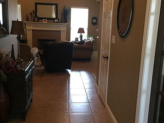 4th image of 817 Keble Ln