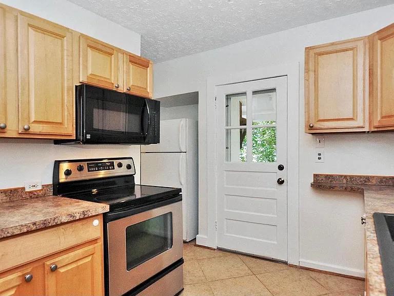9601 51st Ave — Photo 28