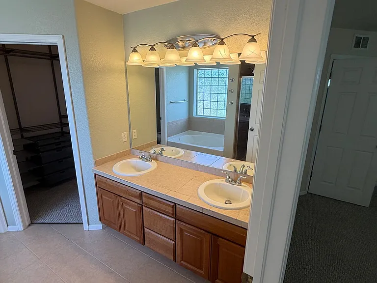 3632 S Perth Cir #101 — Photo 17