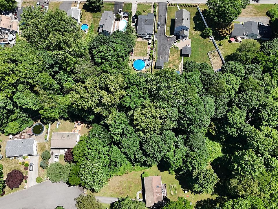 1st image of 11 Abraham Gunn Memorial Drive