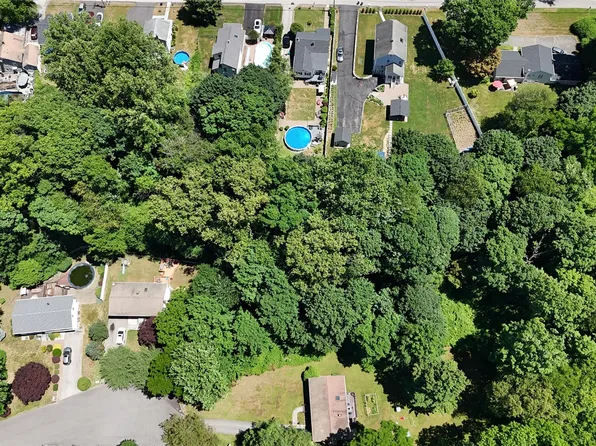 11 Abraham Gunn Memorial Drive, Cortlandt Manor, NY 10567