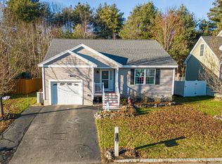 15 Millers Farm Dr, Rochester, NH 03868