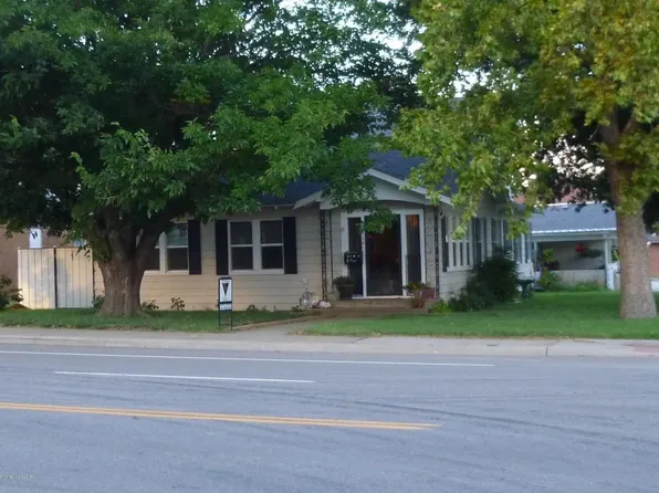 514 S Main St, Shamrock, TX 79079