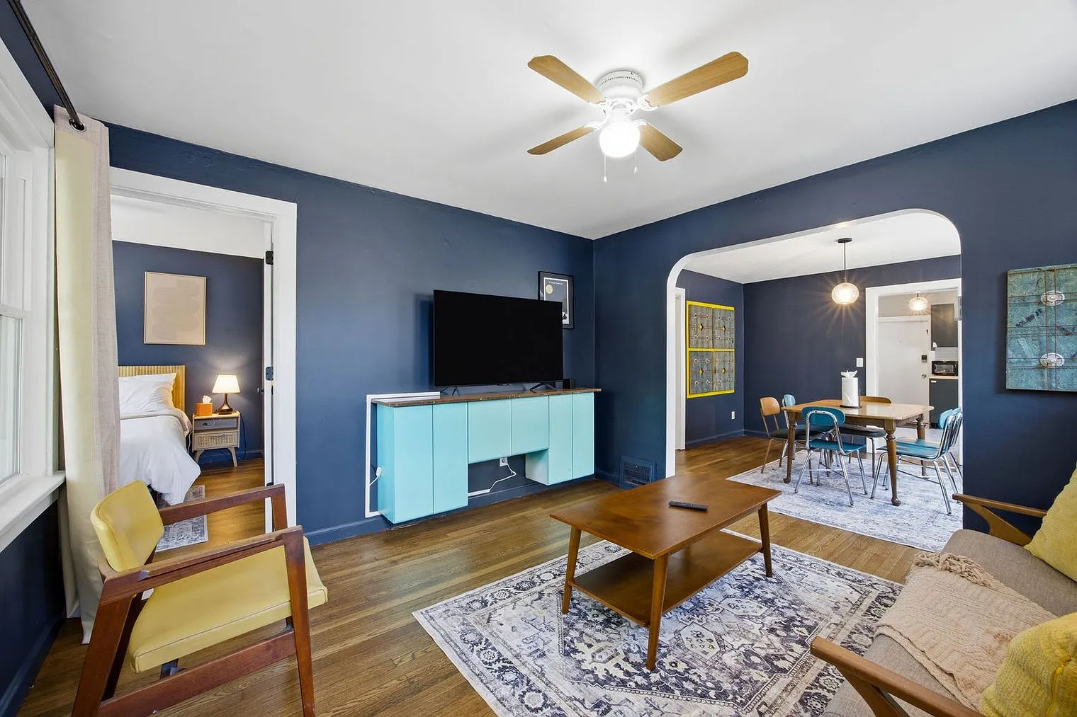 3 bed, 1.0 bath, 796 sqft, $3,376 — Photo 2