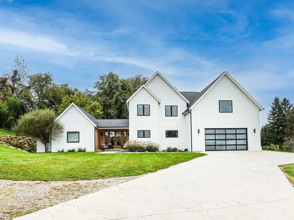 10 Hazel Ln, Morgantown, WV 26508