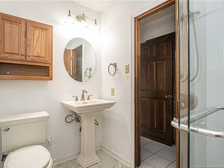 6821 Thames Dr — Photo 23