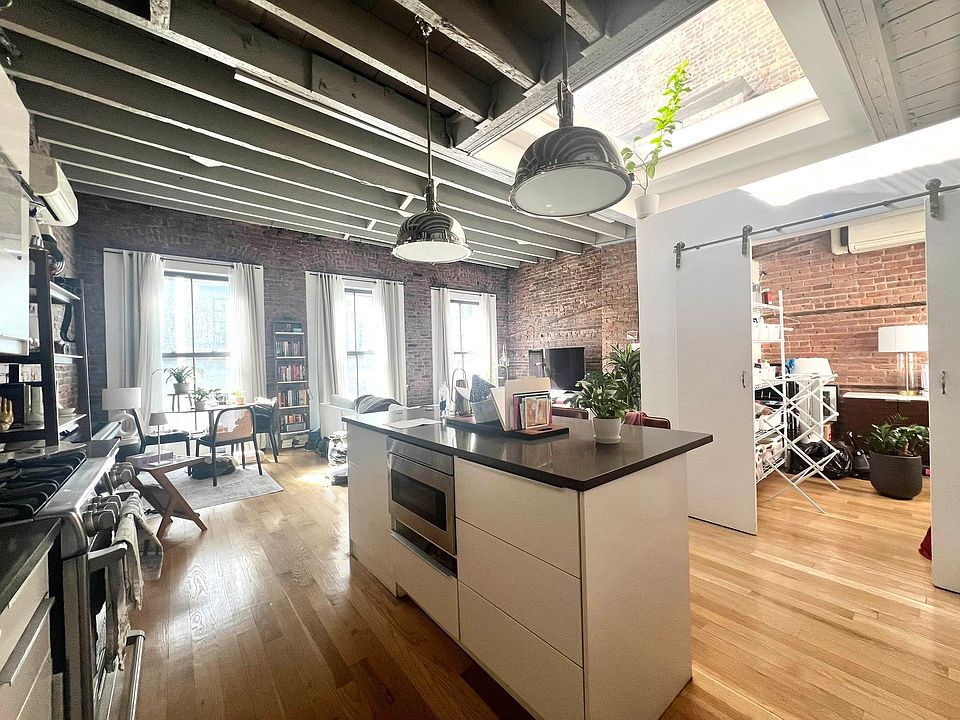 1st image of 84 Franklin St Unit Penthouse