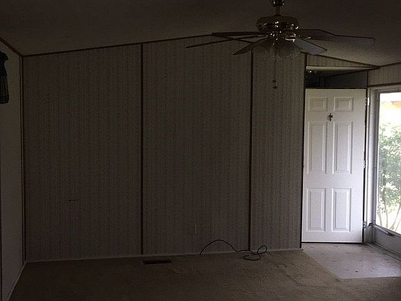 5th image of 1041 Leblanc St
