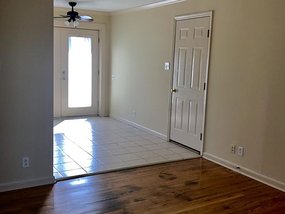 5th image of 2368 Shandon Dr