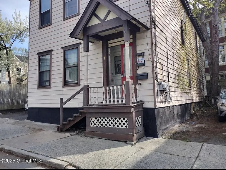 1 Ingersoll Ave #E — Photo 1