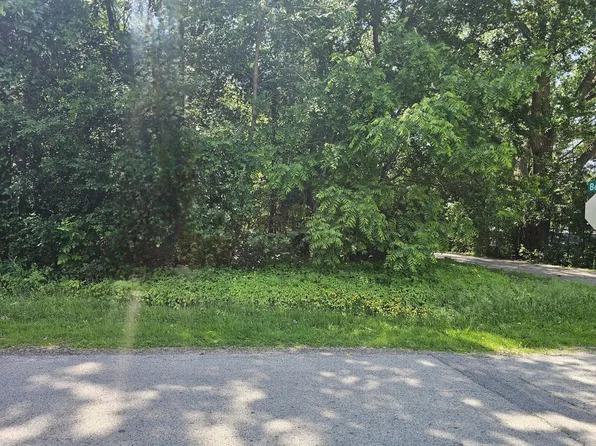 28379 W Main St, Wauconda, IL 60084