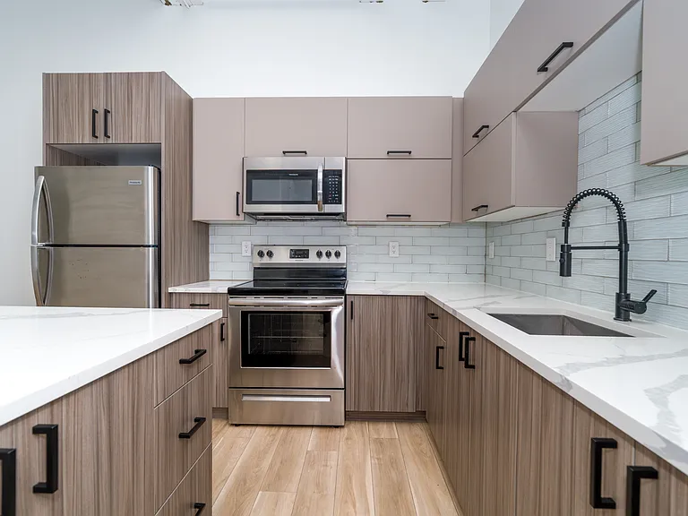 2700 E Auburn St — Photo 10