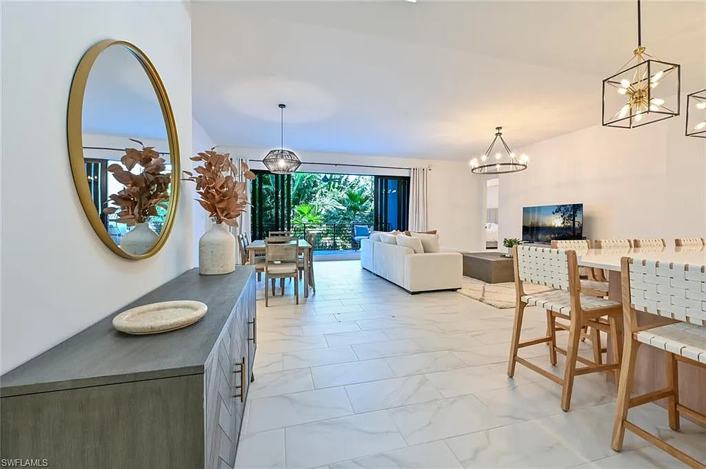 2 bed, 2.5 bath, 2063 sqft, $13,000 — Photo 2
