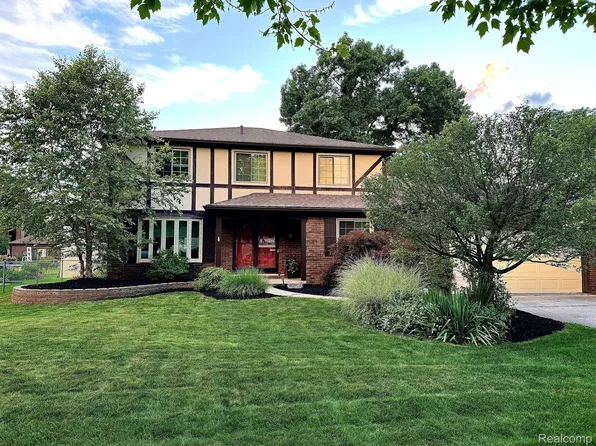 17413 Vacri Ln, Livonia, MI 48152