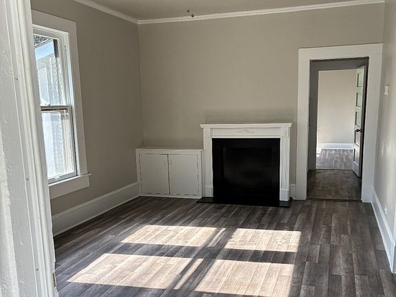 2nd image of 2529 Dupont St