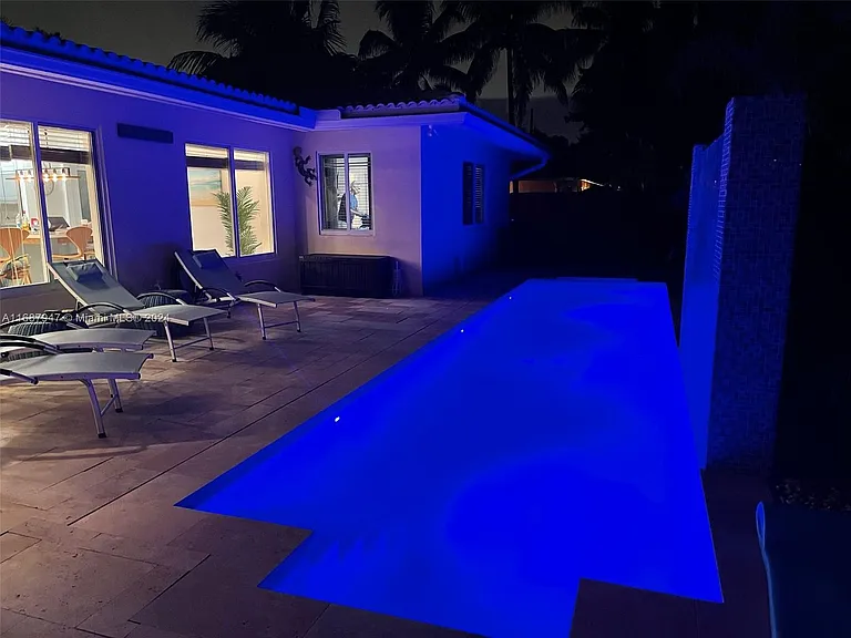 290 Tropic Dr — Photo 28