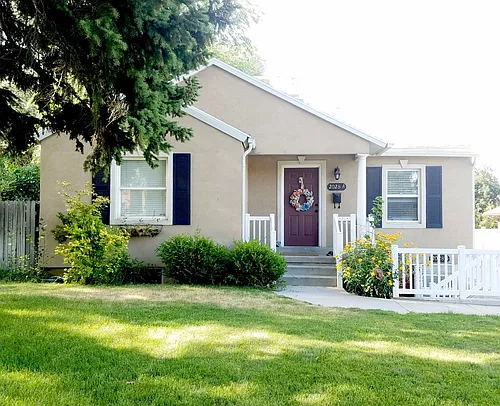 2028 E. Sunnyside Ave. Photo 1