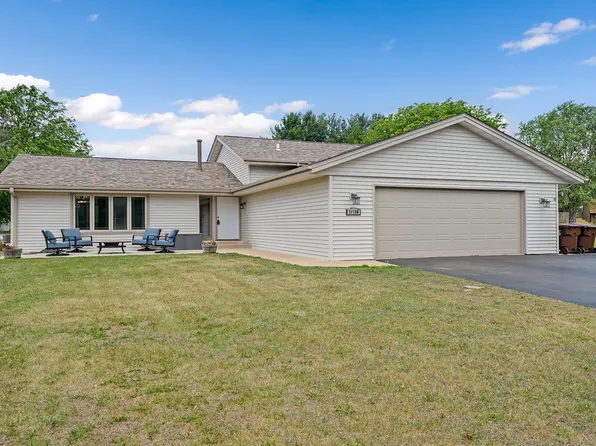 11708 Balsa Ln, Roscoe, IL 61073