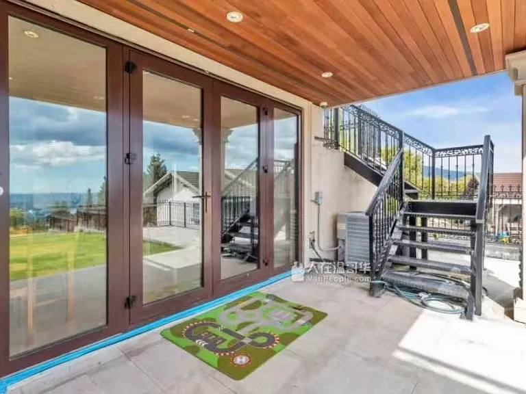 1327 Chartwell Dr — Photo 1