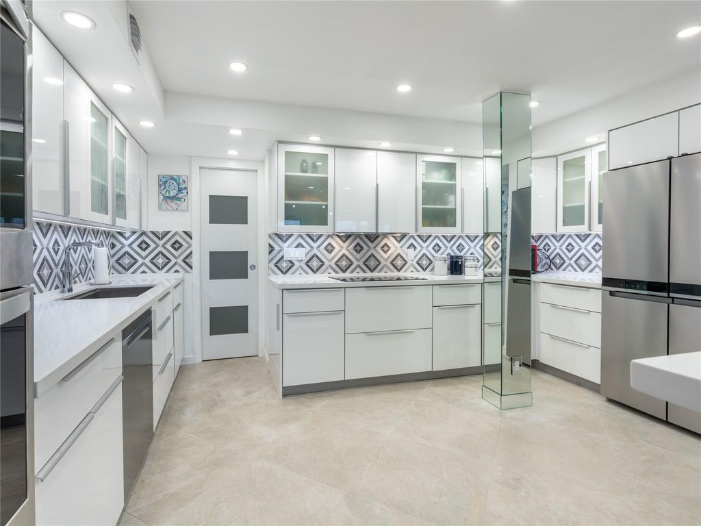 2850 N Palm Aire Drive #601, Pompano Beach