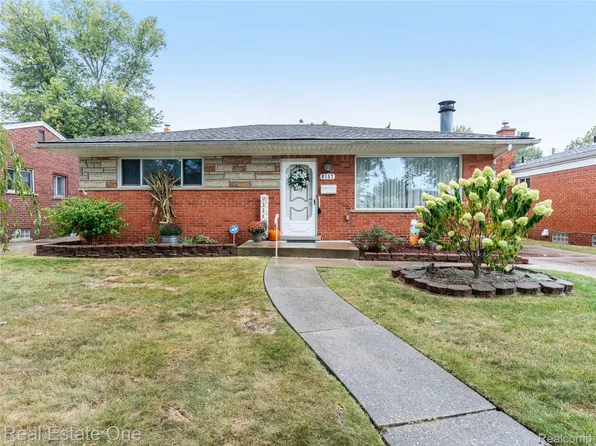 8157 Gary Ave, Westland, MI 48185