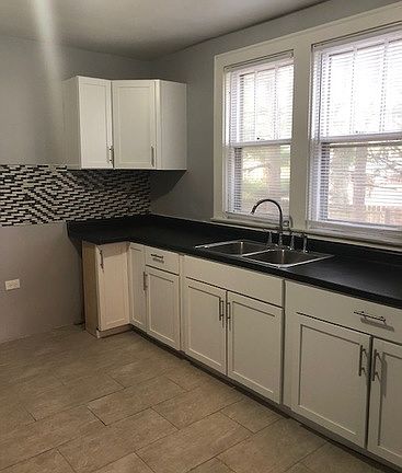3rd image of 257 W 118th St