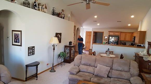 2nd image of 512 E Ann St