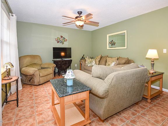 5th image of 840 Center Ave #890
