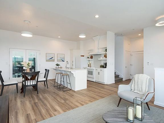 5th image of 804 Eastwood Way #710