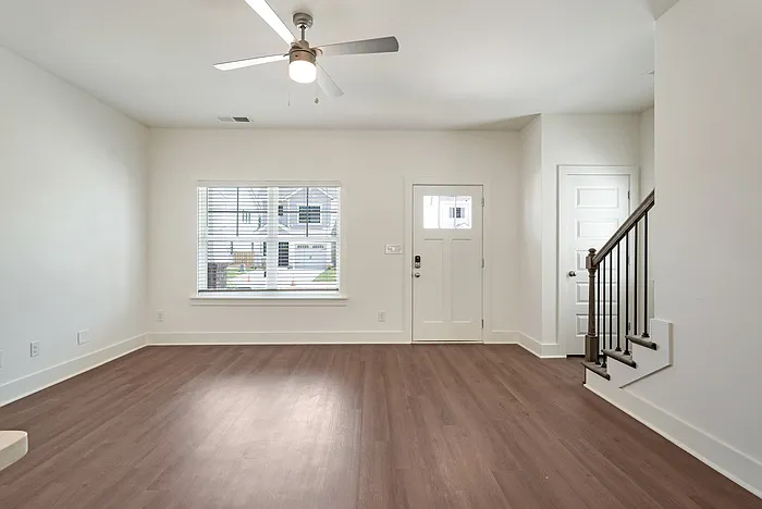 105 Huntley Dr — Photo 12