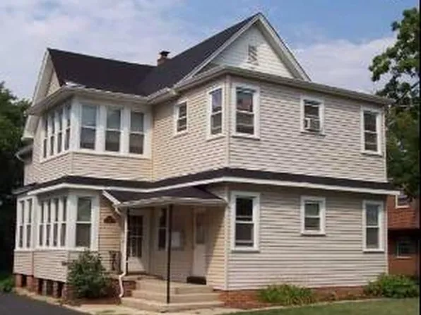 328 W Saint Charles Rd, Lombard, IL 60148