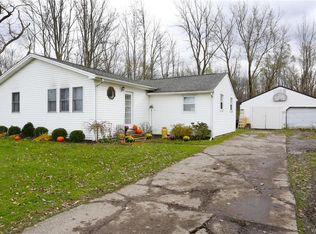 13239 Genesee St, Akron, NY 14001