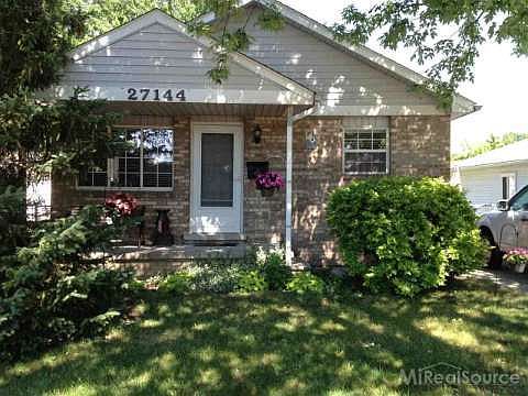 2nd image of 27144 Hales St