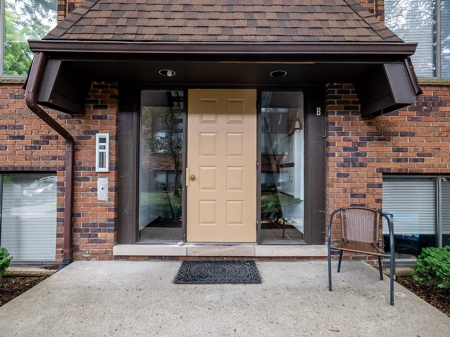 Maplecrest Apartments — Photo 3