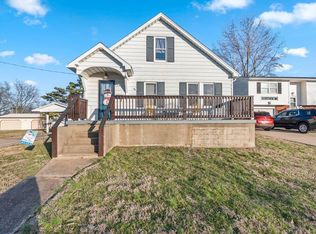 702 N Farmington Rd, Jackson, MO 63755