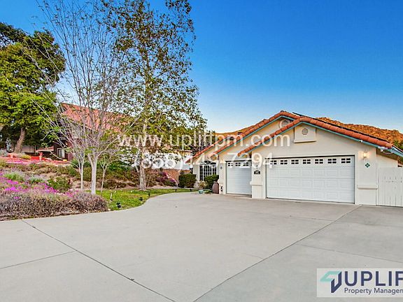 3rd image of 24427 Del Amo Rd