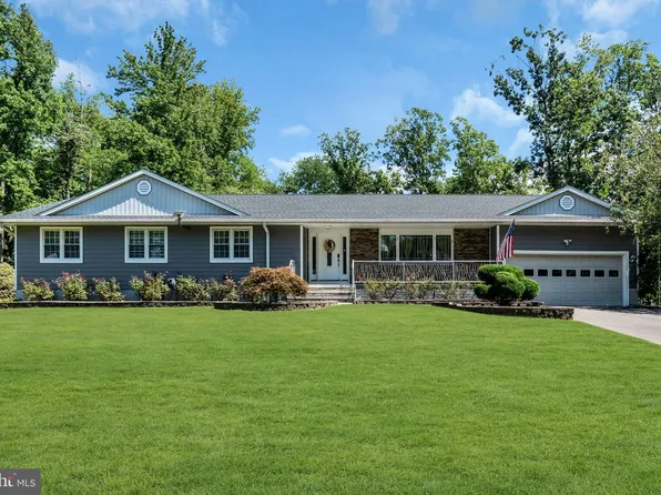 13 Jeffrey Ln, East Windsor, NJ 08520