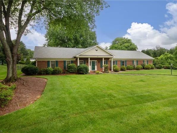 6801 Whitby Ct, Clemmons, NC 27012