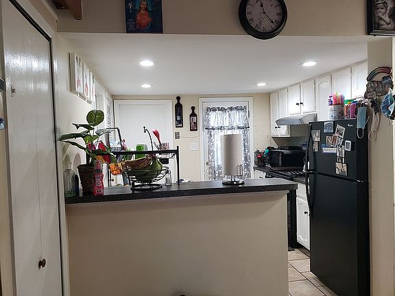 5th image of 309 Meadow Green Ln