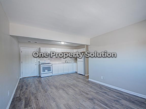 3rd image of 5284 Broadway St