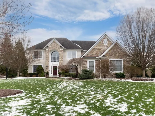 4307 S Fall Lake Dr, Avon, OH 44011