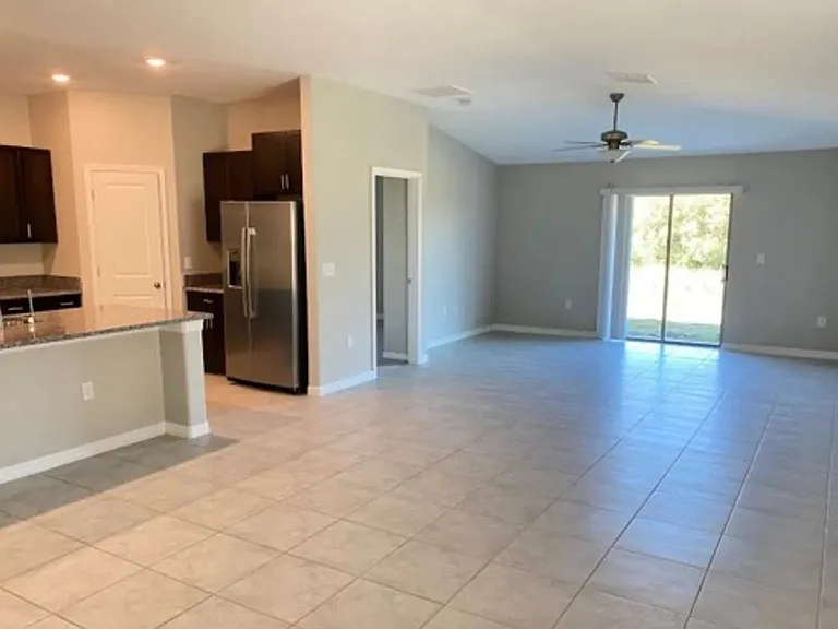 16628 Delia St — Photo 3